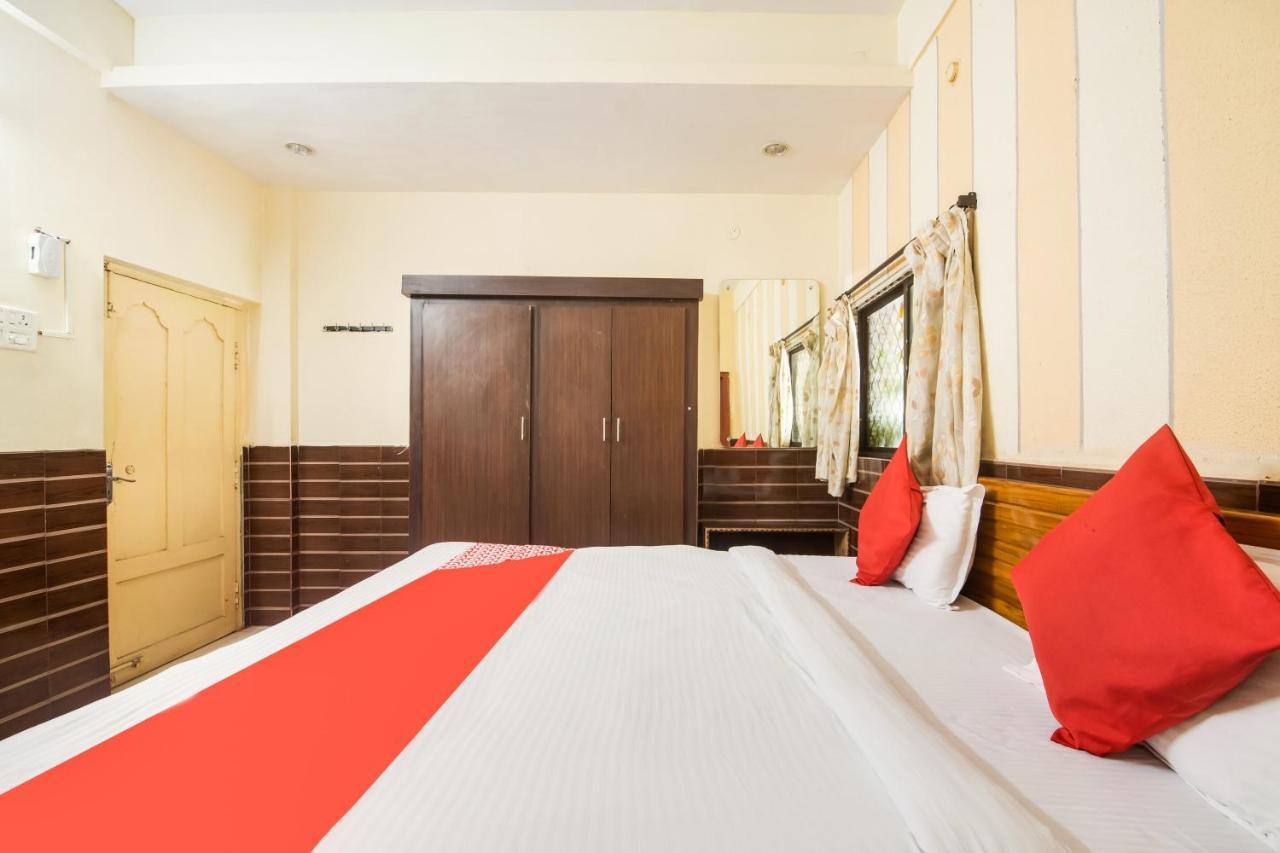 Oyo Flagship 75817 Ahvanam Guest House Tikkavanipalem Exterior photo