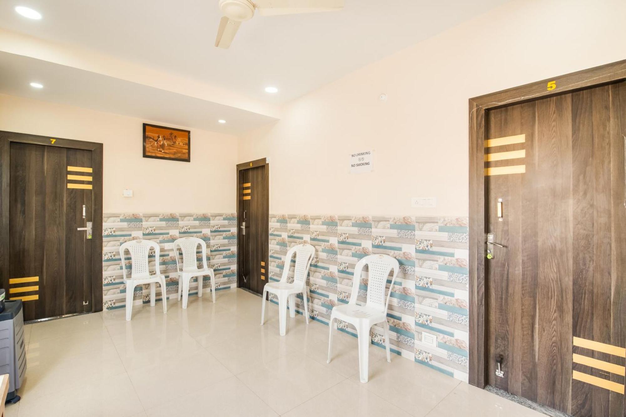 Oyo Flagship 75817 Ahvanam Guest House Tikkavanipalem Exterior photo