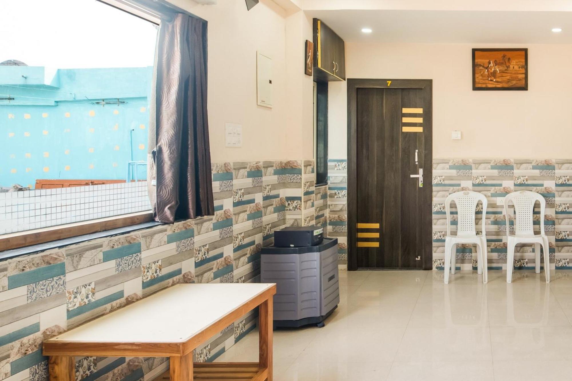 Oyo Flagship 75817 Ahvanam Guest House Tikkavanipalem Exterior photo