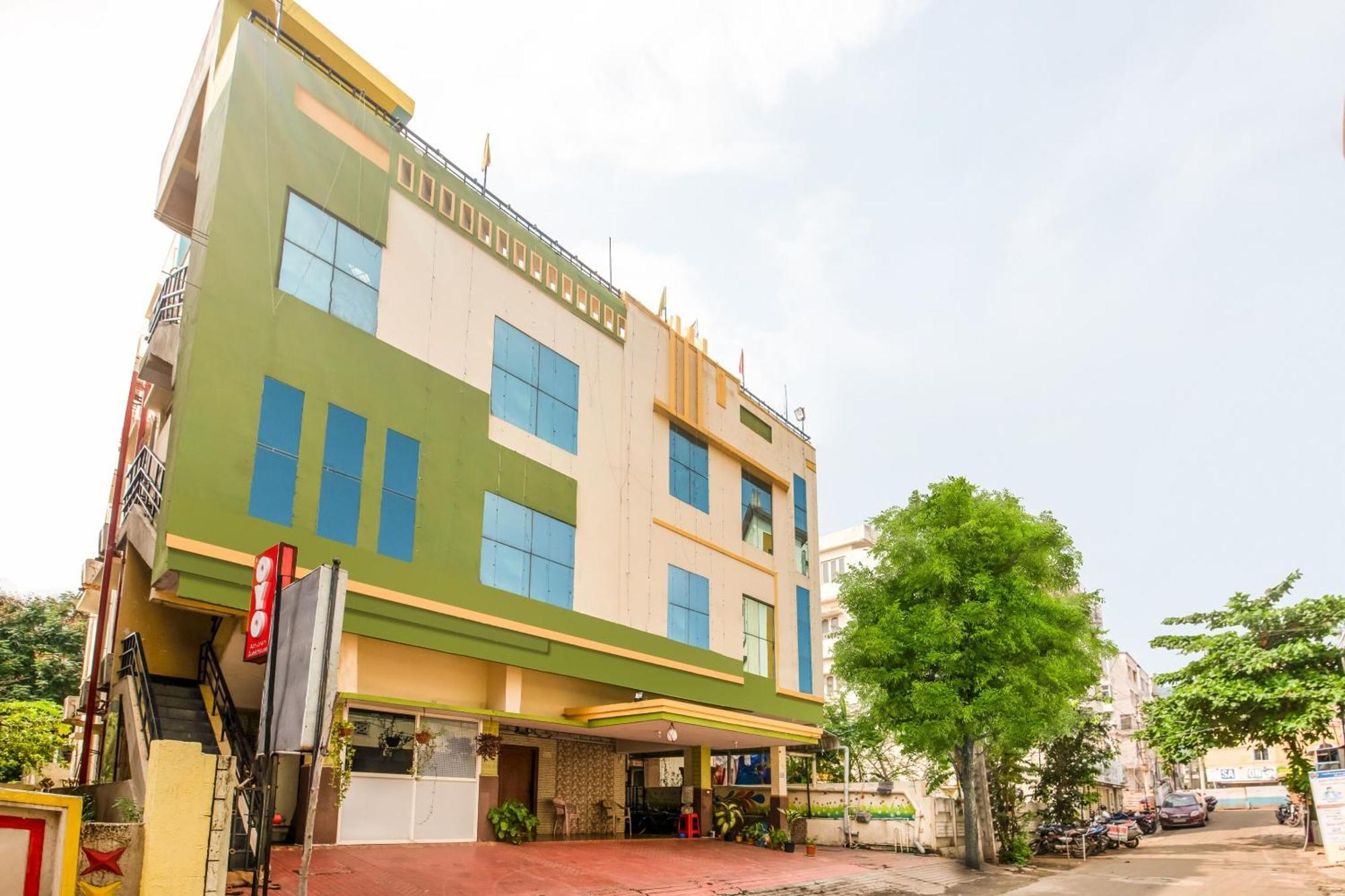 Oyo Flagship 75817 Ahvanam Guest House Tikkavanipalem Exterior photo