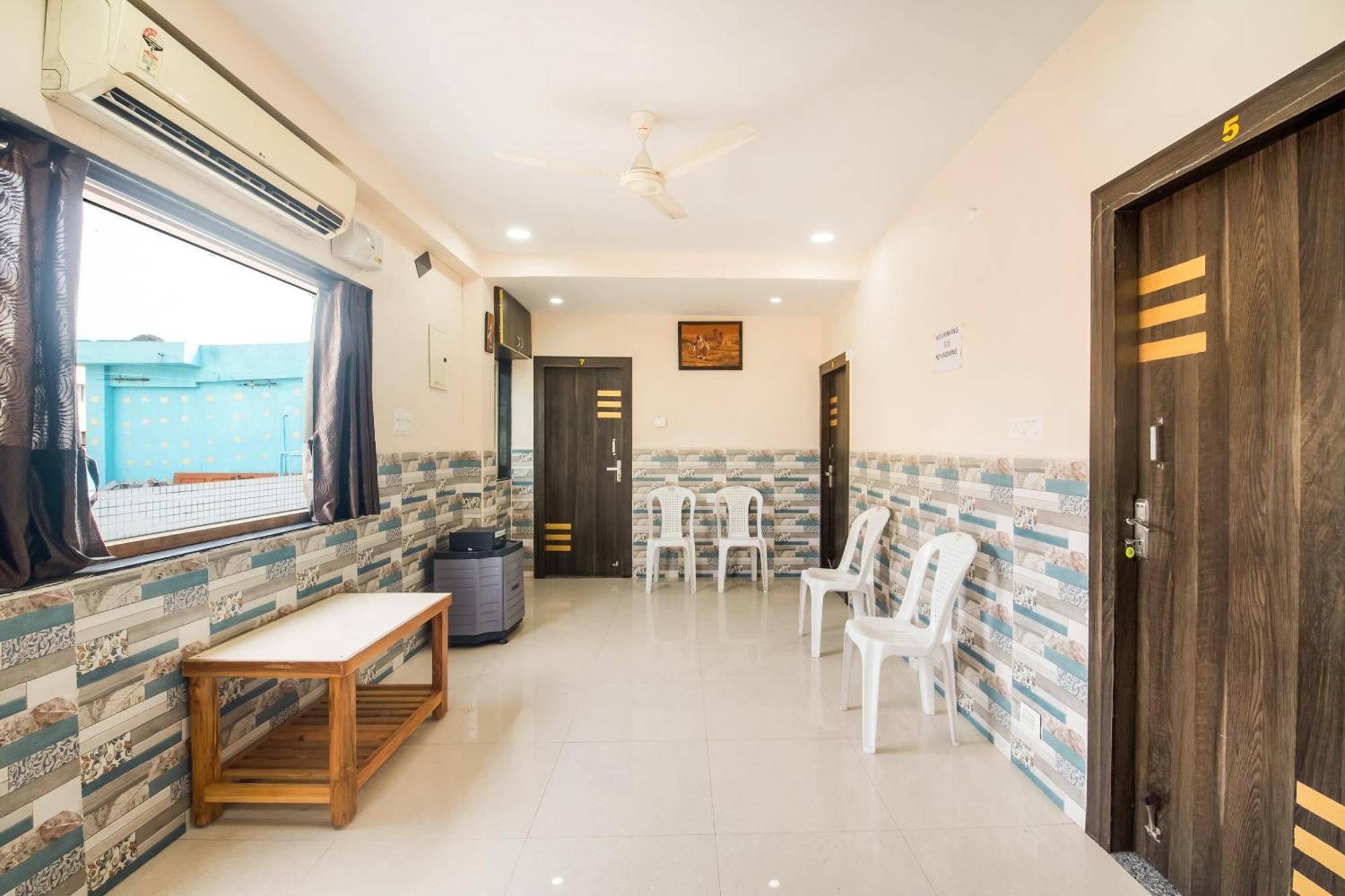 Oyo Flagship 75817 Ahvanam Guest House Tikkavanipalem Exterior photo