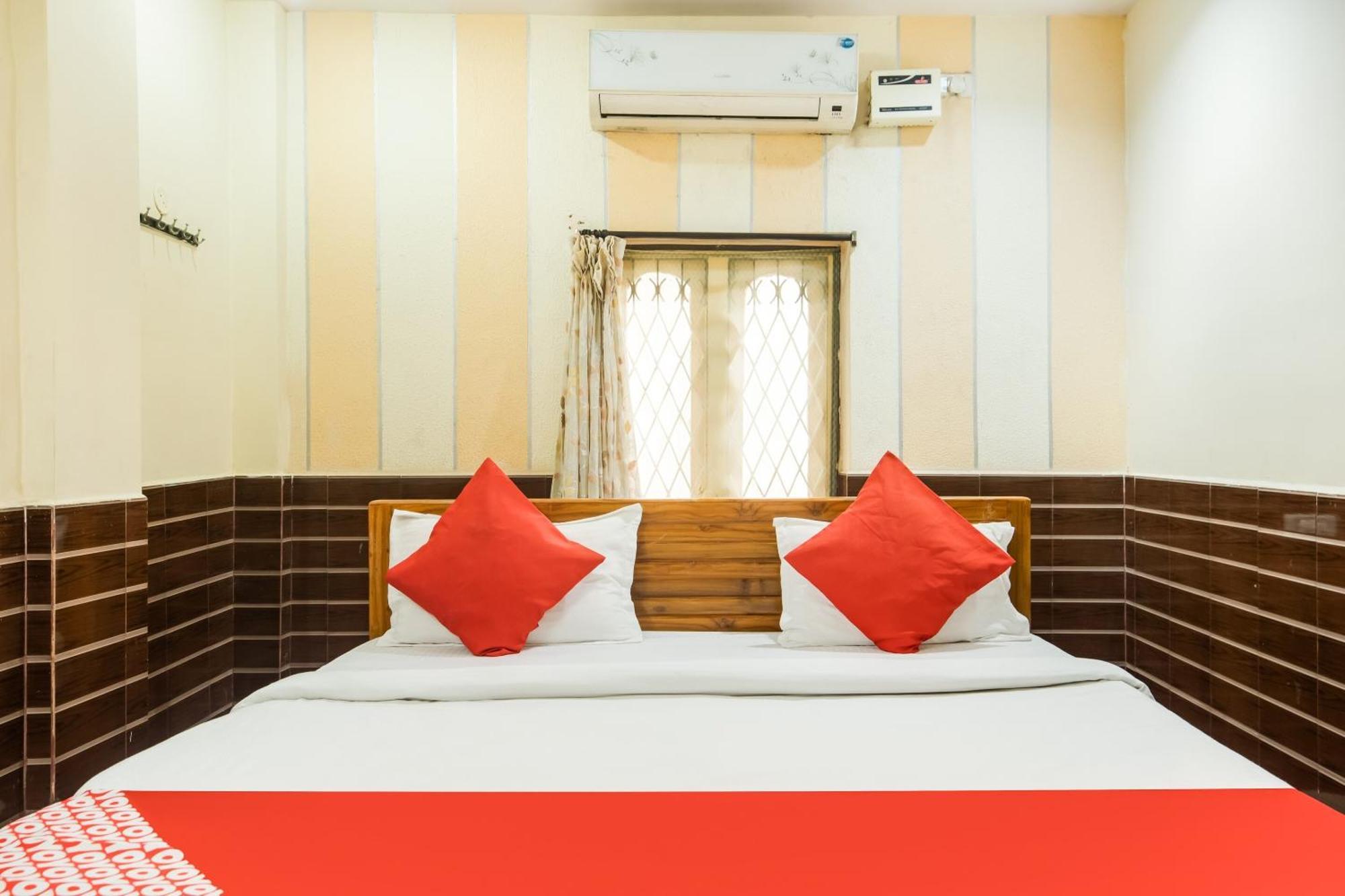 Oyo Flagship 75817 Ahvanam Guest House Tikkavanipalem Exterior photo