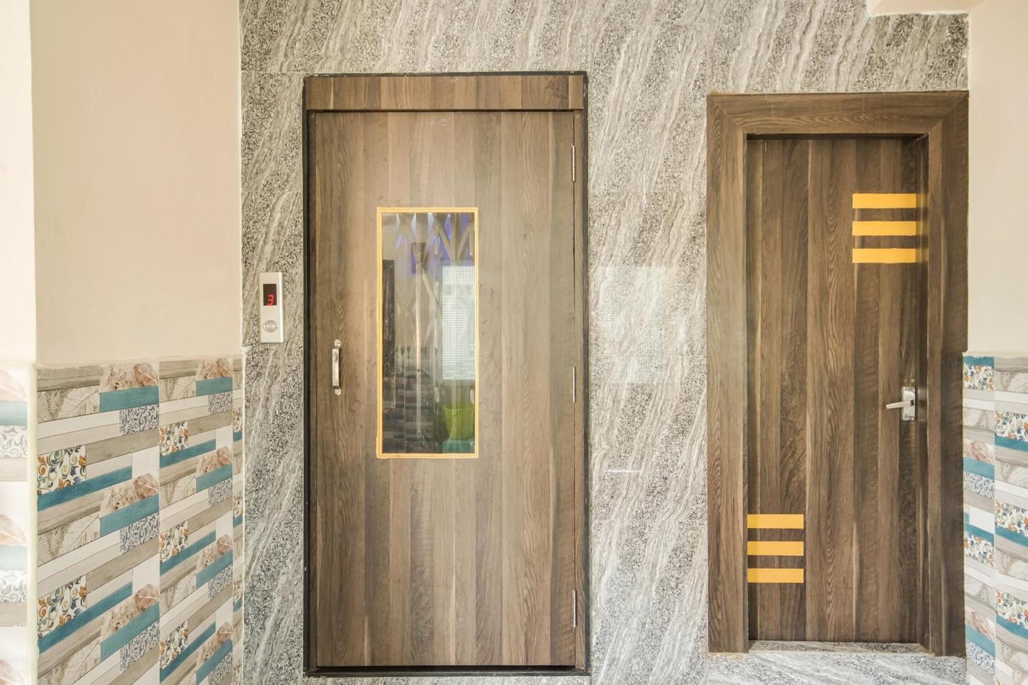 Oyo Flagship 75817 Ahvanam Guest House Tikkavanipalem Exterior photo