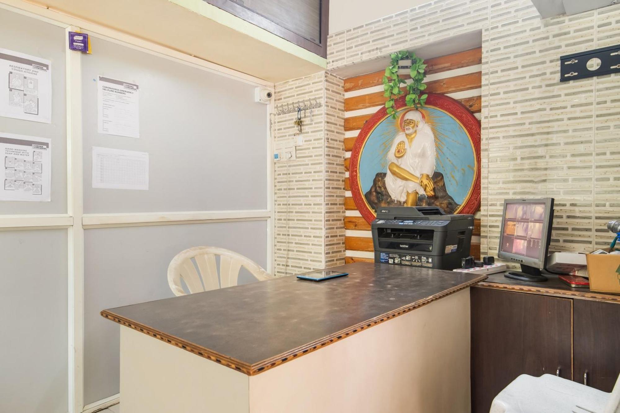 Oyo Flagship 75817 Ahvanam Guest House Tikkavanipalem Exterior photo