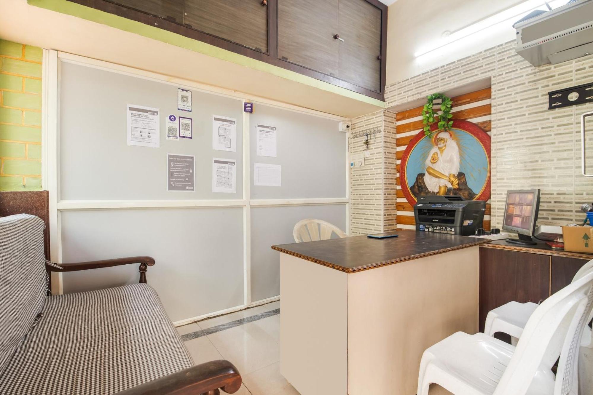 Oyo Flagship 75817 Ahvanam Guest House Tikkavanipalem Exterior photo